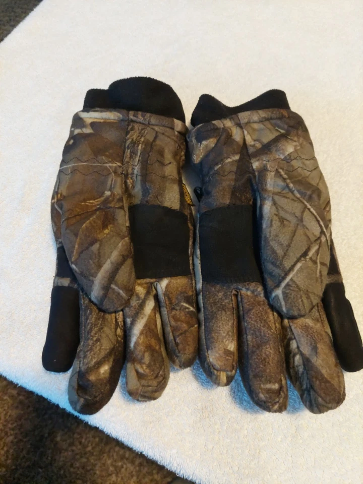 Remington Camo Insulated Waterproof Hunting Gloves - Image 4 of 4