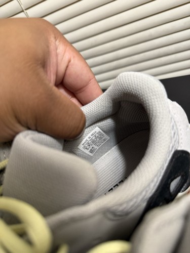 Adidas Yeezy Boost 700 Low Wave Runner Size 9 VNDS - Picture 14 of 14