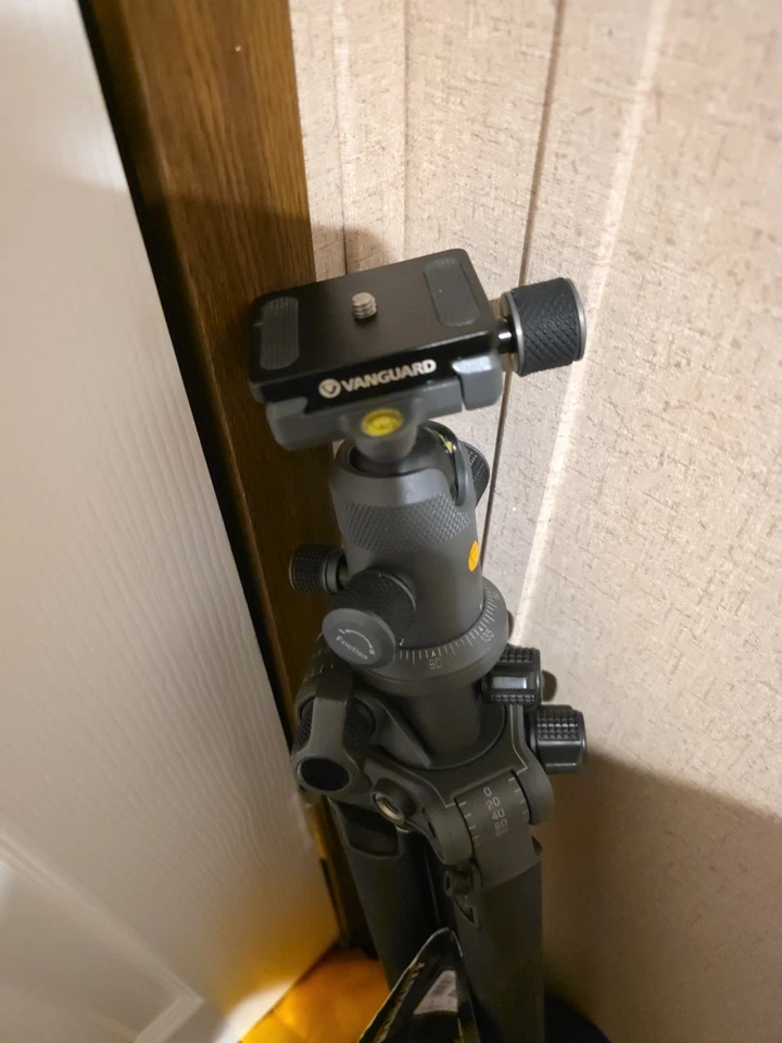 Kit de trípode de aluminio Vanguard Alta Pro 2+ 263AB100 próxima generación con cabezal esférico Foto 3 de 4