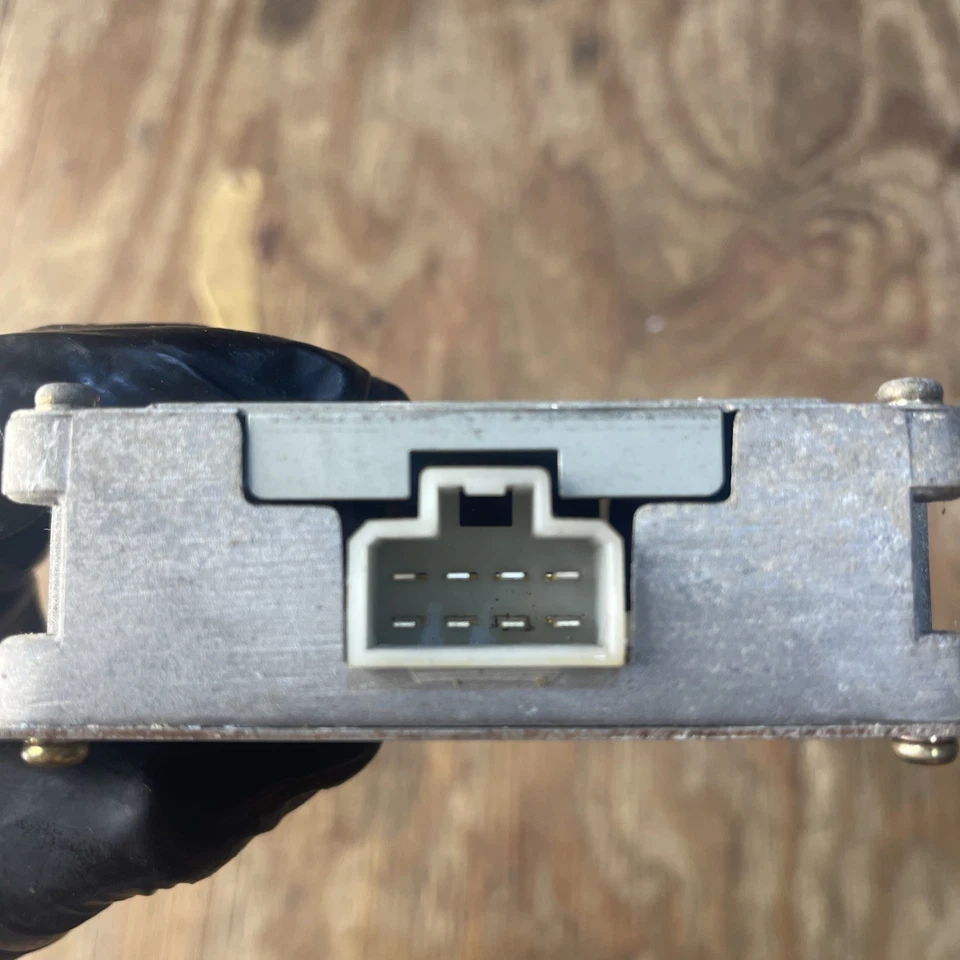 Unidad de módulo de control de bomba de combustible Nissan 300zx Z32 OEM NA 04 17001-30P10 Foto 4 de 4