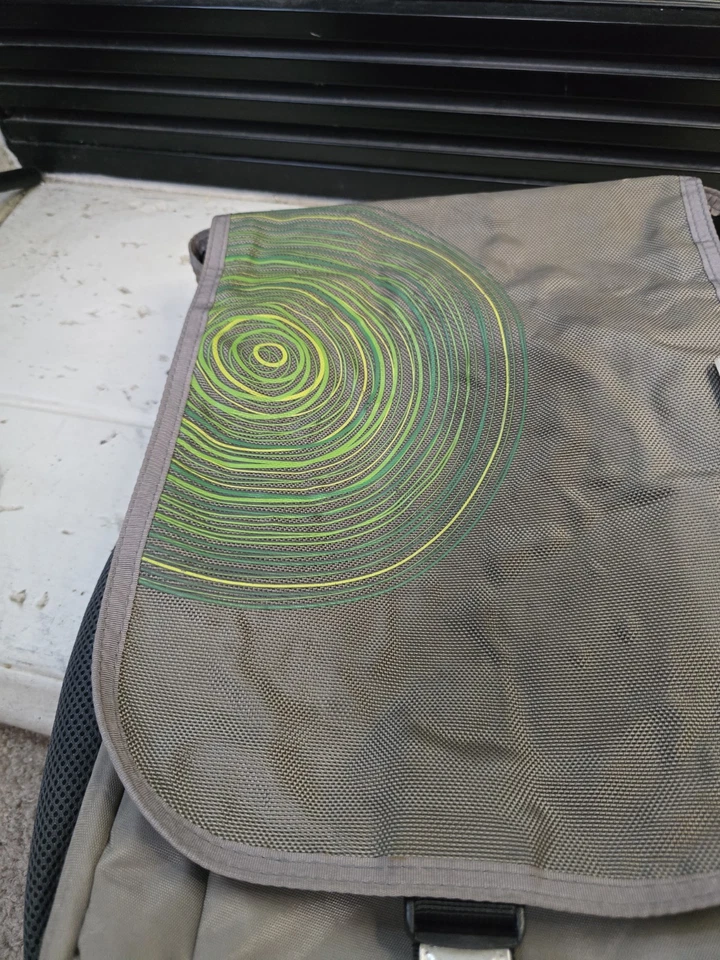 Mochila Bolsa de Viaje Xbox 360 Gris Edición Limitada. Foto 2 de 4