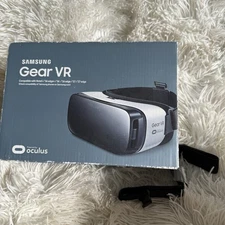 Samsung SM-R322NZWAXAR Gear VR Headset - Frost White