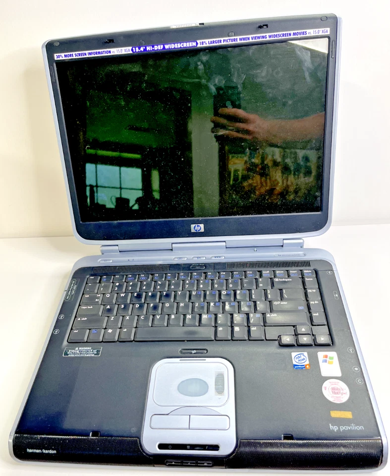 Portátil y cargador HP Pavilion zx5000 PC 15,4" - Enciende; Sin disco duro; Sin batería Foto 2 de 4