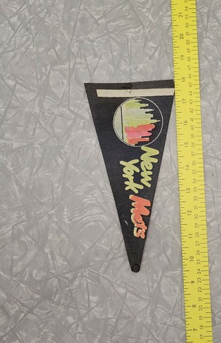Vintage 1960s New York Mets Felt Mini Pennant ~ 4" x 8.5" - Picture 3 of 3