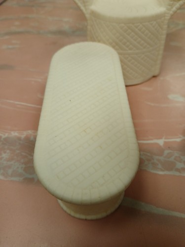 Barbie-Dollhouse Furniture-High Back Chair And Table -Meritus-1984-Vintage Lot - Picture 3 of 4