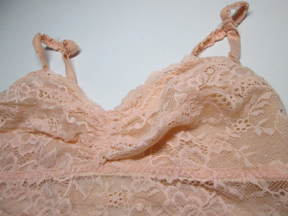 Sujetador Victoria Secret Talla M Coral Claro Inalámbrico Sin Forro Pullover Bralette Encaje Foto 4 de 4