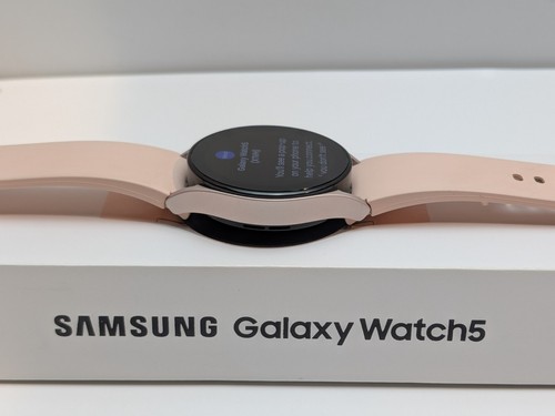 Samsung Galaxy Watch5 40mm GPS/Bluetooth Smartwatch - Pink Gold (SM-R900NZDAEUA) - Zdjęcie 4 z 8