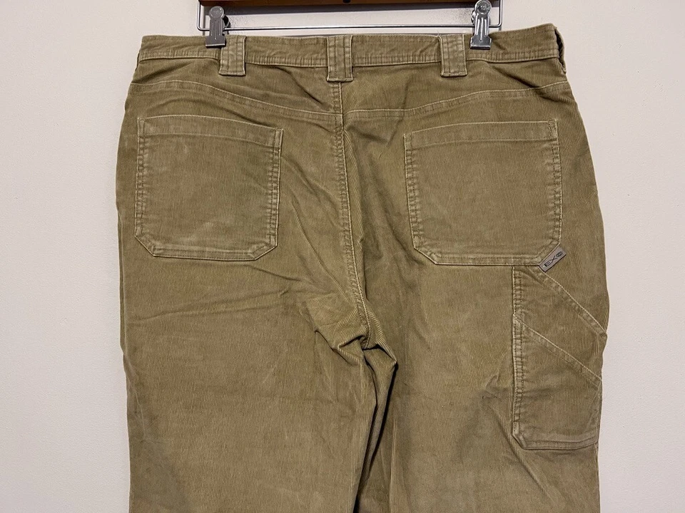 🌲 Calça ExOfficio 38x31 Masculina Veludo Utilitário Frente Plana Reta Marrom - Imagem 4 de 4