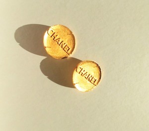 Chanel-Large-Gold-Plated-Clip-On-Earrings
