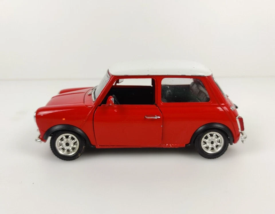 MODELLINO AUTO BURAGO MINI COOPER SCALA 1/16 DIE CAST ROSSO - Immagine 2 di 4