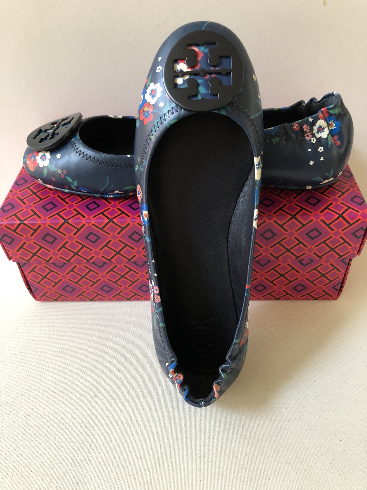 La venta Nuevo Tory en Caja Tory Nuevo Burch Minnie viaje Ballet con logo, pensamiento Ramo, Talla 8, 9 eb52c8 La venta Nuevo Tory en Caja Tory Nuevo Burch Minnie viaje Ballet con logo, pensamiento Ramo, Talla 8, 9 eb52c8