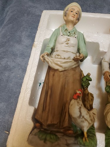 Vintage Homco Figurines Porcelain Sweet Older Couple/farmer With Chickens #1434 - Picture 2 of 5