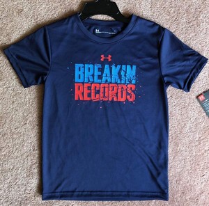 NWT-Under-Armour-Heatgear-Boys-Youth-Sz-7-Shirt-Athletic-Sports