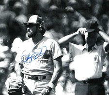 Signed  8x10 LARRY PARRISH Montreal Expos Autographed photo - COA 