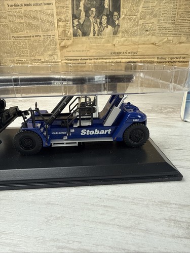 Atlas Editions Stobart 1:76 pressofuso KONECRANES REACH STACKER. RS02 - Foto 4 di 8
