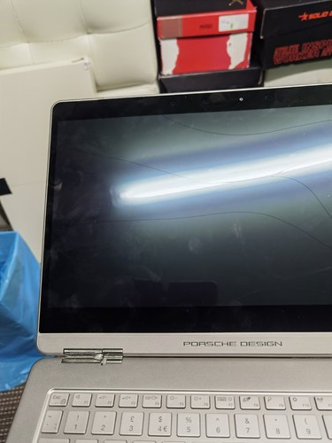 Porsche Design Book One 13 Inch, 512GB 16GB, i7, 7the Generatie - Afbeelding 4 van 14