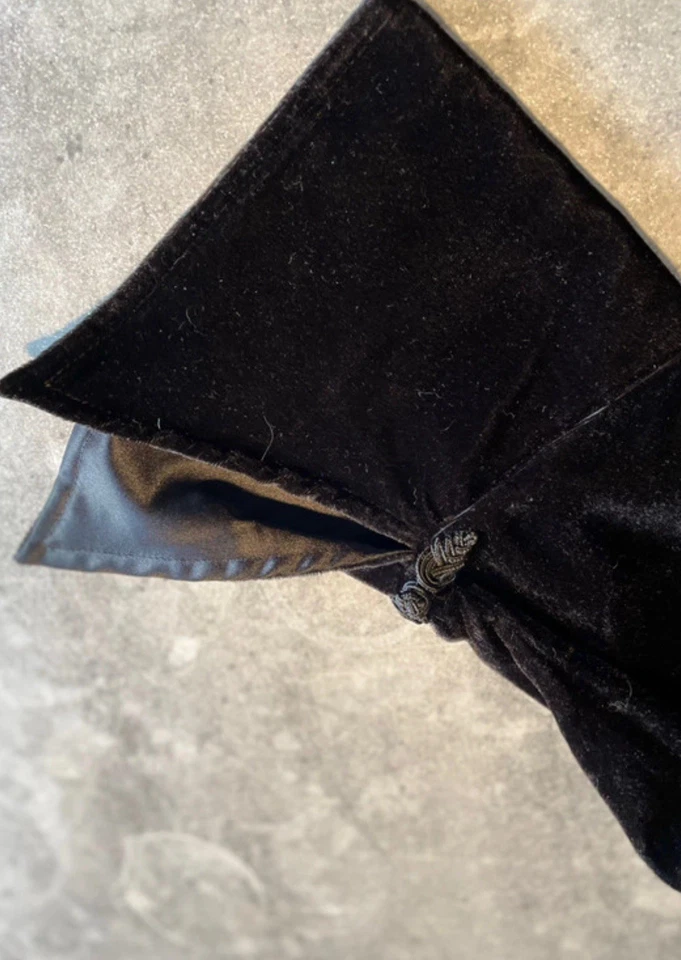 The Dark Angel - Black Velvet Jacket - Size Large - Image 4 of 4