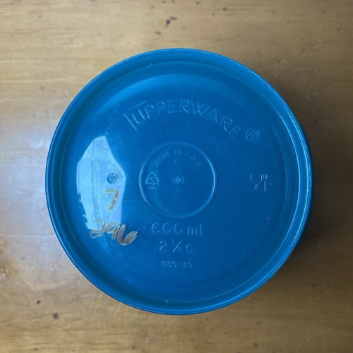 Tupperware 886-30 With Lid Vintage Teal Blue Food Storage Container 2 1/2 Cups - Picture 3 of 3