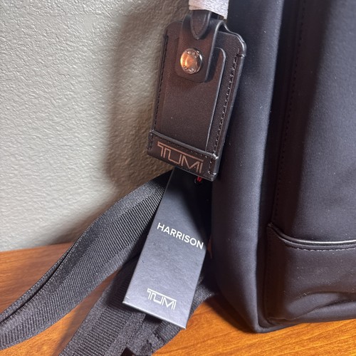 Nuevo con etiquetas Tumi Harrison Gregory Sling Negro Nylon Estilo #: 01305421041 Negro $395 - Imagen 2 de 18