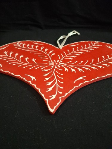 American Folk Heart Wall Art 2 Sided Red/ White Florals 12.5"x 9" Hand Crafted - Picture 4 of 9