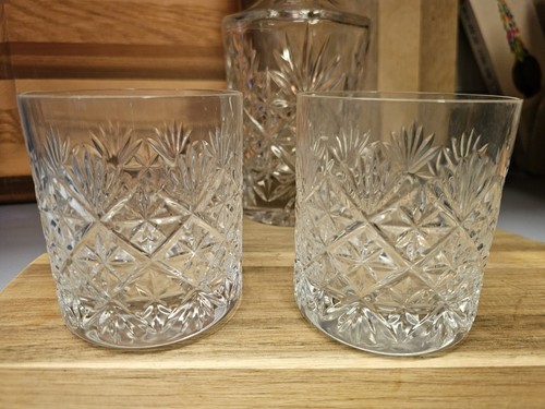 Vintage Hand Cut Lead Crystal Decanter With 2 Glasses - Picture 10 of 10