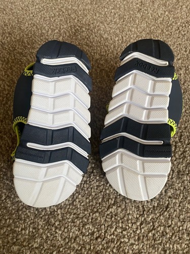 Childs Boys Reebok Gliders/Sandals NEW UK 7.5 Lightweight Blue/Green - Picture 2 of 3
