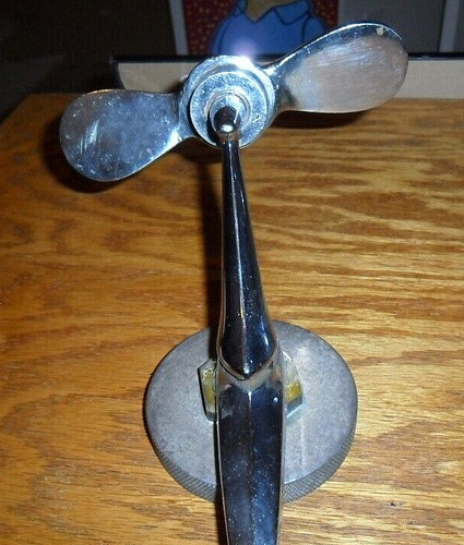 👀 VINTAGE HEAVY CHROME PROPELLER FROM HOOD ORNAMENT RADIATOR CAP COLLECTION 🎯 - Picture 3 of 7