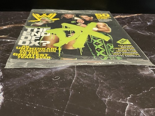 WWE Magazine November 2009 - DX Cover, Triple H, Shawn - Poster Included - Picture 6 of 8