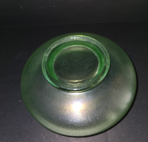 4" FENTON Florentine Green Iridescent Stretch Glass Cupped Bowl UV Glow PT1 - Picture 5 of 5
