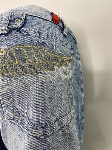 M+Y WOMENS DISTRESSED DENIM SHORTS, Size 30, WITH DESIGN ON BACK POCKETS - Picture 10 of 10