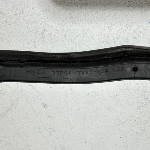 ACURA TLX 2015-2020 FRONT LEFT DRIVER DOOR LOWER WEATHERSTRIP SEAL OEM - Picture 6 of 9