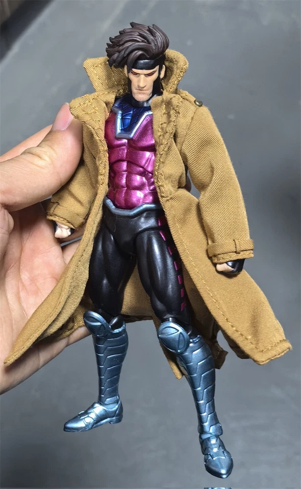 CT Toys MAFEX No.131 X-Men Gambit Comic Ver. Action Figure New Boxed In Stock - Image 4 of 4