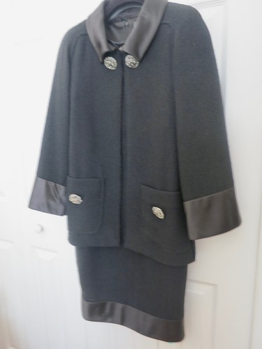 Auth CHANEL 2018 Pre-Fall Black Wool Tweed -Silk Dress Suit 36/34 - Picture 3 of 19