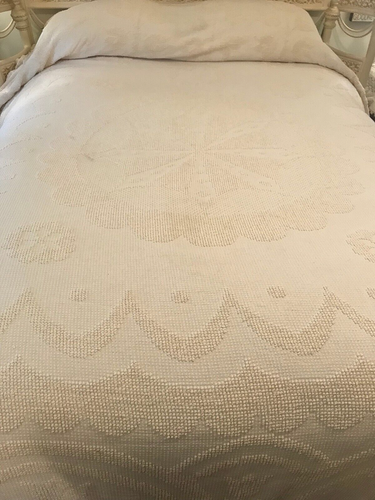 Hobnail Candlewick CHENILLE Bedspread Fringe Floral Ivory Cream Vintage 84"x106" - Picture 8 of 24