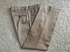 Dockers Men’s Straight Fit Khaki Pants Size 32x30 Tan Cotton Blend NWOT