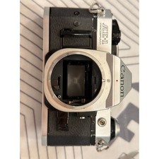 Canon AE-1 Program 35mm SLR Film Camera  Vivitar 80-200mm f/4.5 Lens