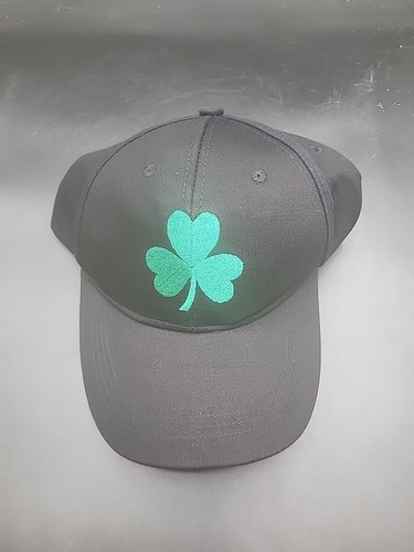 3 Blatt Kleeblatt Logo bestickt Flexfit tailliert Ball Cap  - Bild 2 von 12