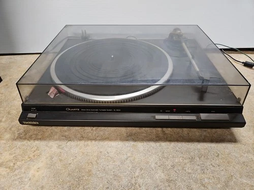 Technics Turntable SL-QD22 Quartz LP Player W/ CARTRIDGE Tested Nice