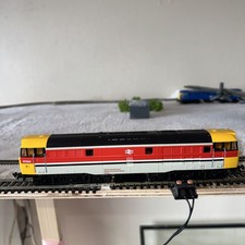 Bundle Of  Trains 00 Gauge But Also Us Trains