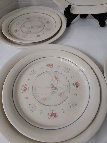 9 Piece Corelle COUNTRY PROMENADE Set 4 Plates 4 luncheon Plates, Platter - Picture 3 of 8