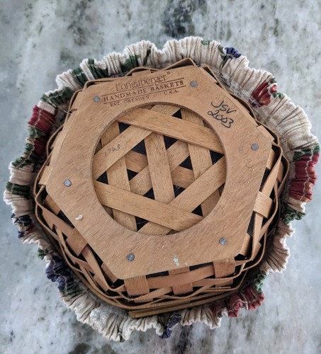 Longaberger signed 2003 Small 6" Hexagon Basket w/Liner and Insert - Excellent - Picture 3 of 3