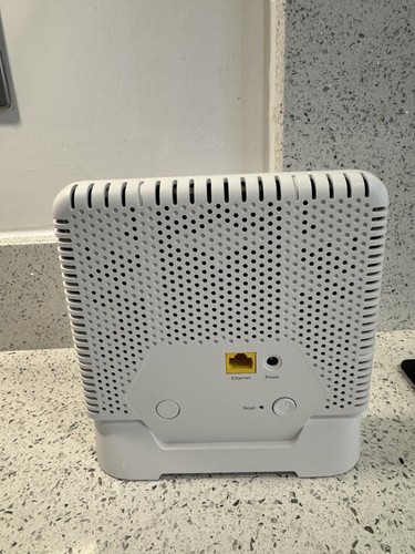 EE Smart WiFi Plus SW10A WiFi 6 Przedłużacz sieci do użytku z EE Smart Hub Plus - Zdjęcie 3 z 6
