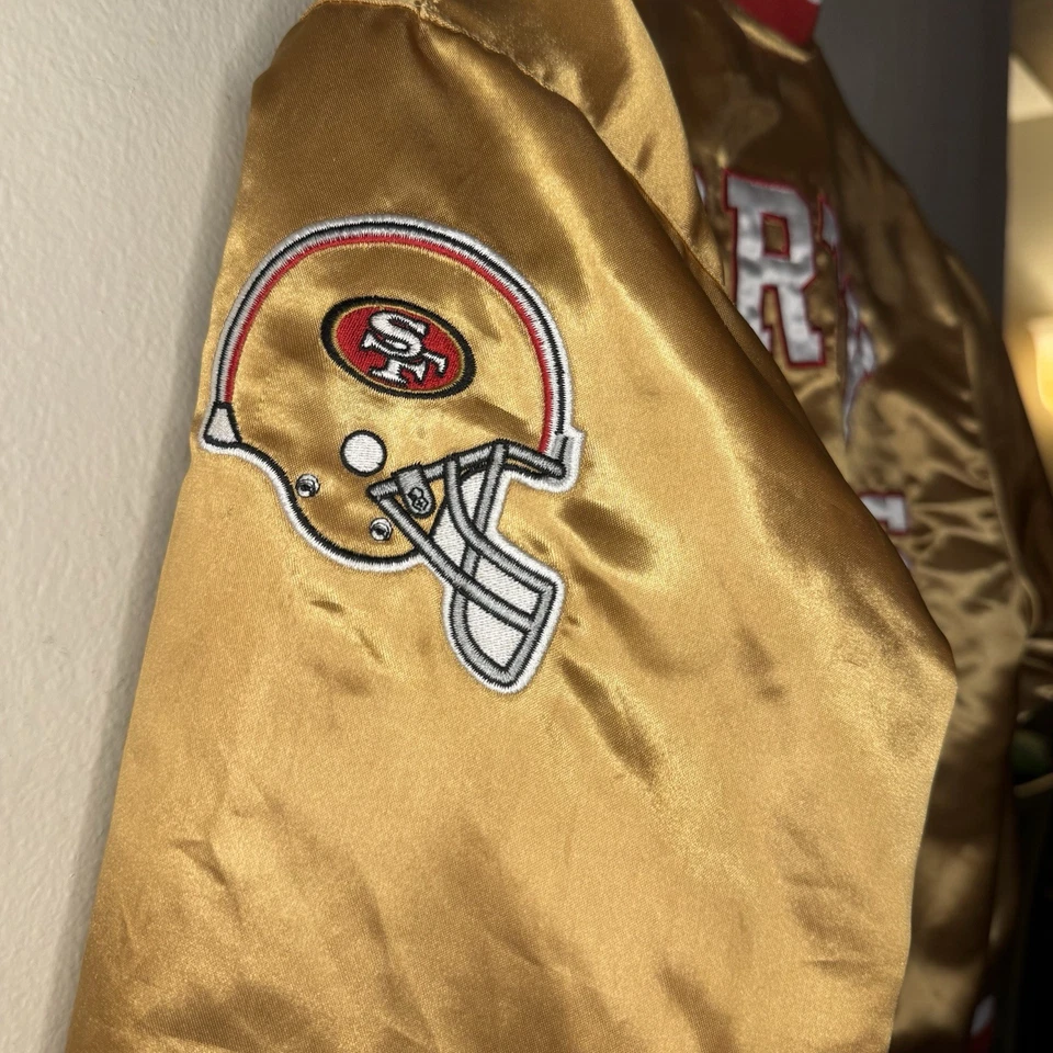 Chaqueta de satén dorada San Francisco 49ers talla mediana juvenil Foto 3 de 4