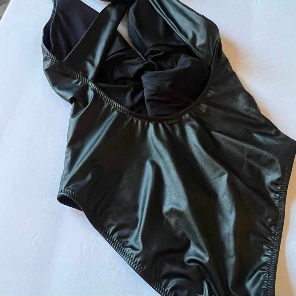 TRAJE DE BAÑO L’AGENCE HADLEY TWIST DELANTERO X TRASERO IMITACIÓN CUERO UNA PIEZA NEGRO PEQUEÑO Foto 3 de 4