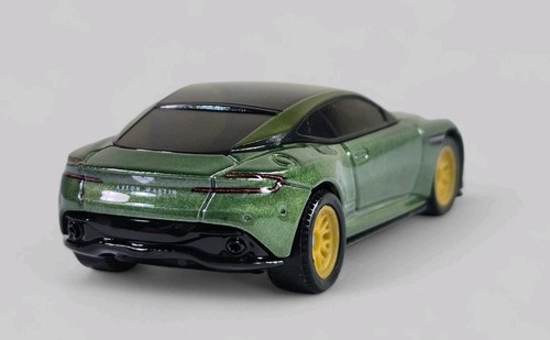 2023 ASTON MARTIN DB12 Diorama Collectible DieCast Model Car 1:64 Green LOOSE - Picture 8 of 8