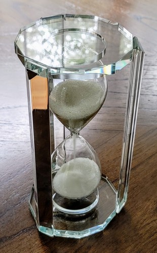 ⌛ GORGEOUS NEW RARE PEARL WHITE COARSE HOURGLASS w/ CRYSTAL BASE 2 min. NWOT ⌛ - Picture 15 of 18