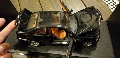 **READ**1/18 AUTOart BMW M3 Coupe Black Diecast  - Picture 9 of 12