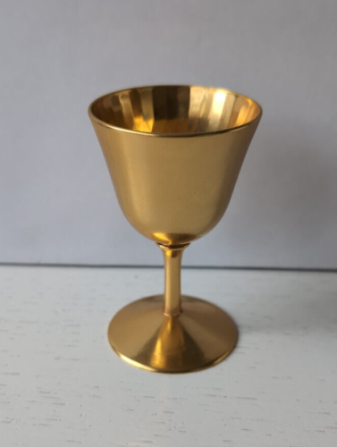 Likör-/Schnaps-Becher - messingfarben - innen gemustert