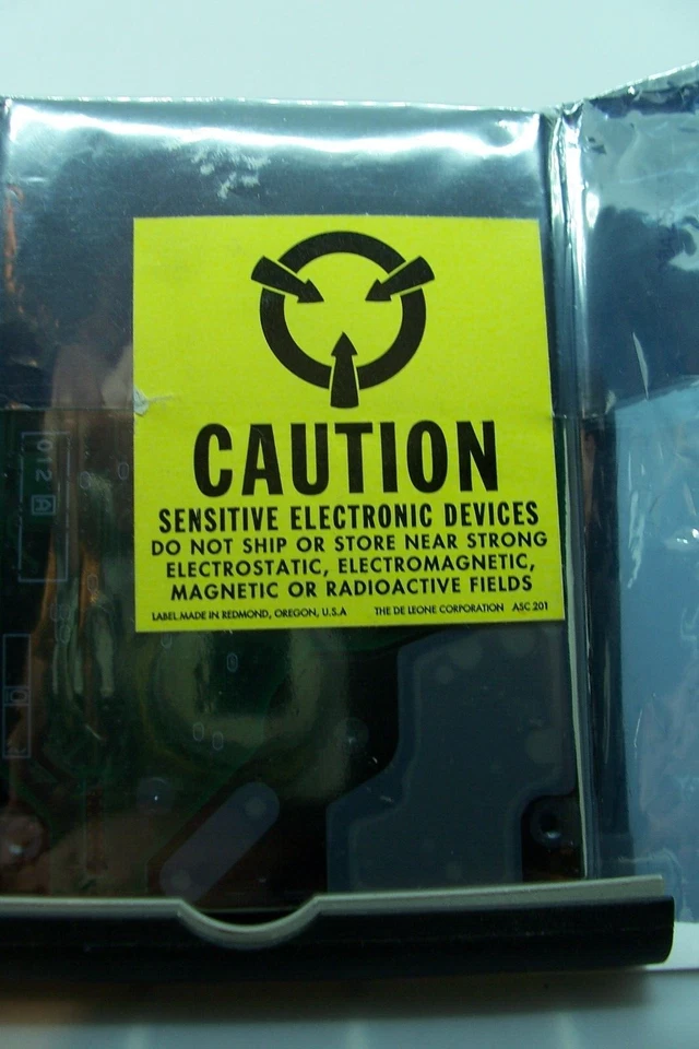 12.07GB DISK DRIVE, HDD2149 TOSHIBA AMERICA MK1214GAP "NEW" still SEALED - Image 2 of 4