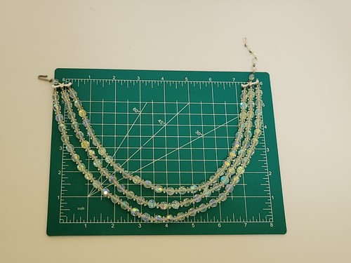 VINTAGE TRIPLE STRAND CLEAR AB GRADUATED FACETED CRYSTAL BEADED NECKLACE - Picture 13 of 13